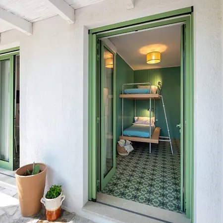 Lu Cuccuviu A Mare Bed and Breakfast 3*